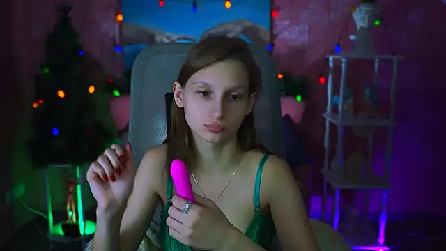 Snapshot of EllaHorton chatting on 7, 1, 2025 EllaHorton online show from 7, 1, 2025