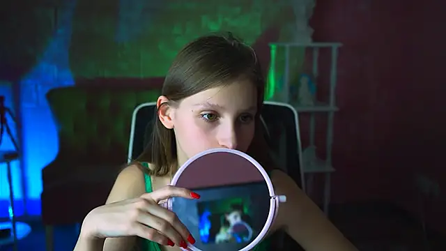 Snapshot of EllaHorton chatting on 1, 3, 2025 EllaHorton online show from 1, 3, 2025