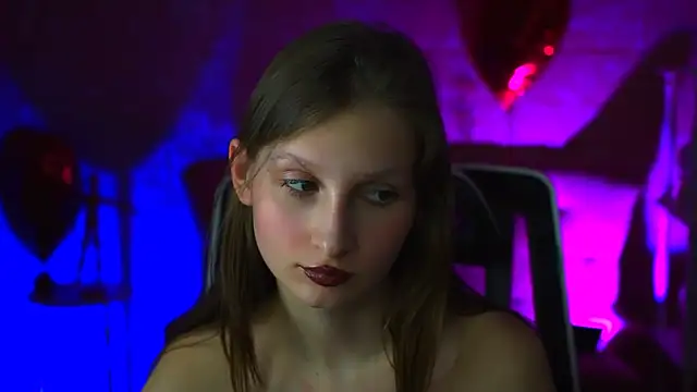 Snapshot of EllaHorton chatting on 7, 3, 2025 EllaHorton online show from 7, 3, 2025