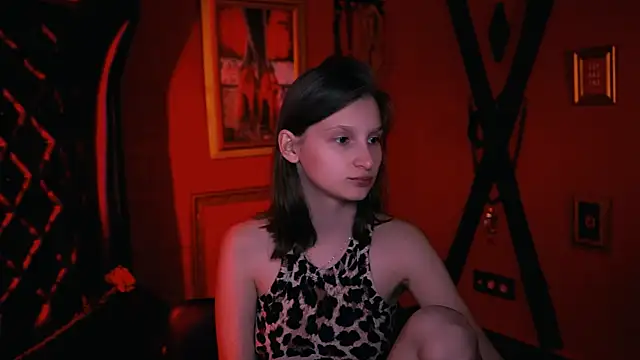 Snapshot of EllaHorton chatting on 4, 10, 2025 EllaHorton online show from 4, 10, 2025