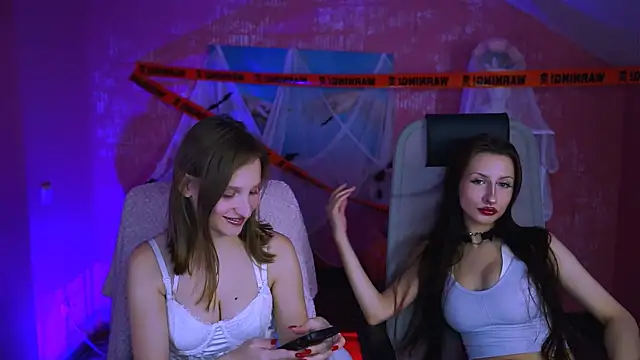 Snapshot of EllaHorton chatting on 18, 10, 2025 EllaHorton online show from 18, 10, 2025