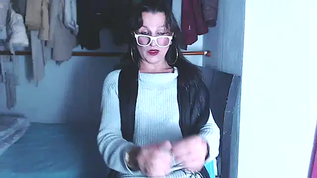 LorenJade online show from 4, 11, 2025