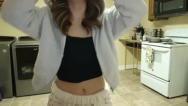 Snapshot of sexylilly69 chatting on 3, 3, 2026 sexylilly69 online show from 3, 3, 2026