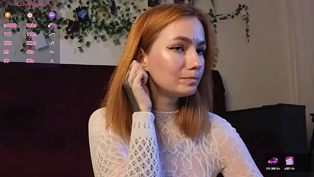 girl with snaketatto0 online show from 16, 9, 2025