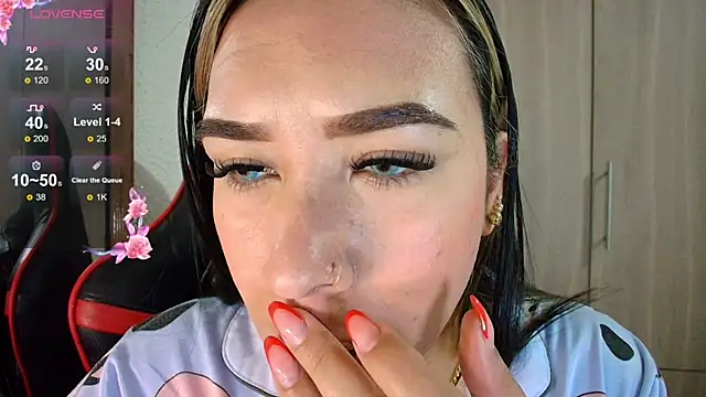 leahtemptation3 online show from 13, 7, 2026