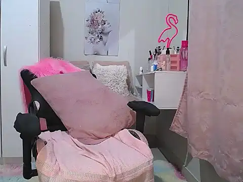 Snapshot of Irresistible24 chatting on 5, 2, 2025 Irresistible24 online show from 5, 2, 2025