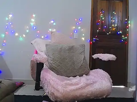 Snapshot of Irresistible24 chatting on 8, 3, 2025 Irresistible24 online show from 8, 3, 2025