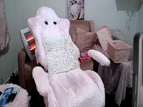 Snapshot of Irresistible24 chatting on 16, 9, 2025 Irresistible24 online show from 16, 9, 2025