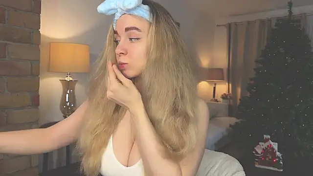 Snapshot of hotexclusive_ chatting on 13, 12, 2024 hotexclusive online show from 13, 12, 2024