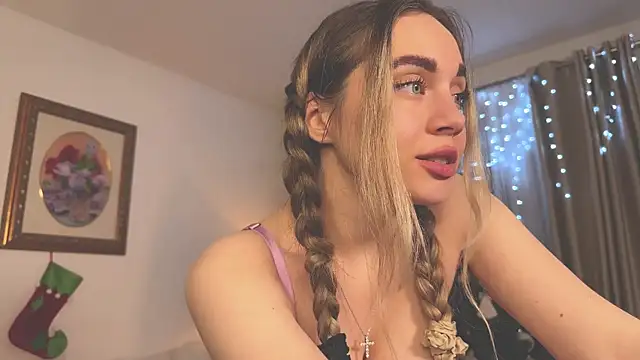 Snapshot of hotexclusive_ chatting on 10, 1, 2025 hotexclusive online show from 10, 1, 2025