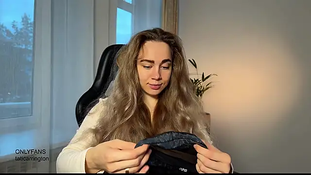 Snapshot of hotexclusive_ chatting on 16, 11, 2025 hotexclusive online show from 16, 11, 2025