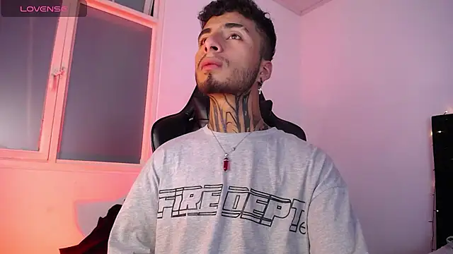 Snapshot of JuanCamiilo_66 chatting on 18, 2, 2025 JuanCamiilo 66 online show from 18, 2, 2025