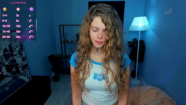 Snapshot of RayaNenlia chatting on 23, 9, 2025 RayaNenlia online show from 23, 9, 2025