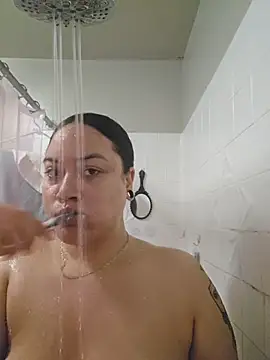 Snapshot of honeeyyy_pot chatting on 18, 12, 2025 honeeyyy pot online show from 18, 12, 2025