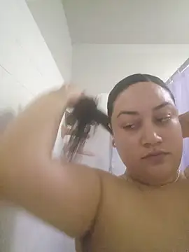 Snapshot of honeeyyy_pot chatting on 14, 1, 2026 honeeyyy pot online show from 14, 1, 2026