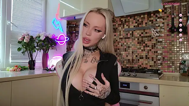 Snapshot of 2badforyou chatting on 6, 2, 2025 2badforyou online show from 6, 2, 2025