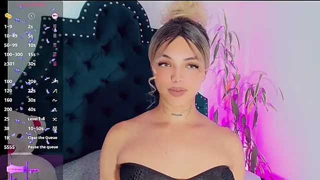 Emmaa Saenz  online show from 22, 2, 2025