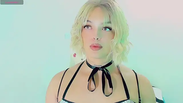 Emmaa Saenz  online show from 10, 4, 2026