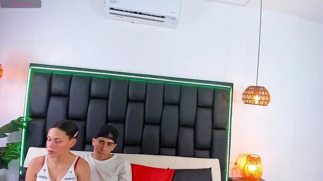 Snapshot of Crazy_nigth01 chatting on 22, 11, 2025 Crazy nigth01 online show from 22, 11, 2025