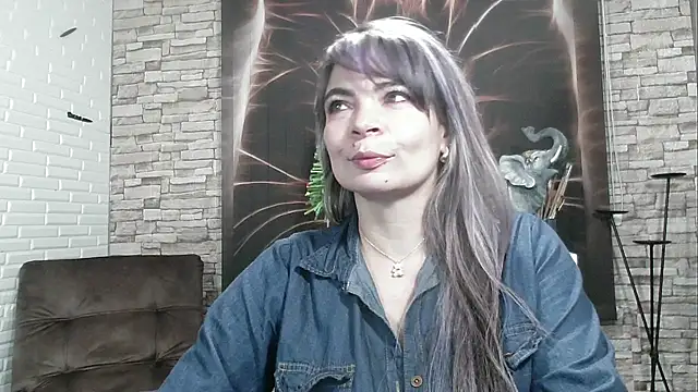 Snapshot of charlotedoll chatting on 1, 1, 2025 charlotedoll online show from 1, 1, 2025