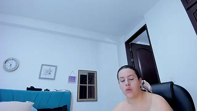 Snapshot of kamila_lopez chatting on 25, 5, 2026 kamila lopez online show from 25, 5, 2026