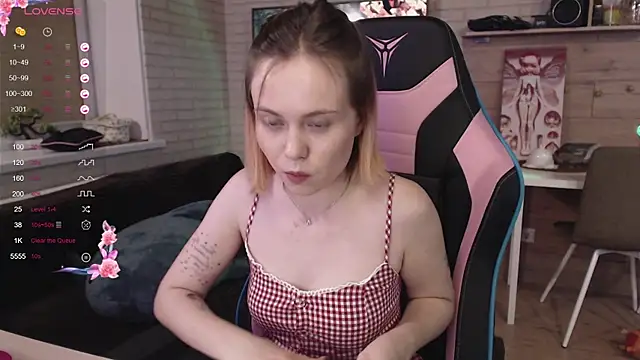 lucy mirror online show from 6, 11, 2025