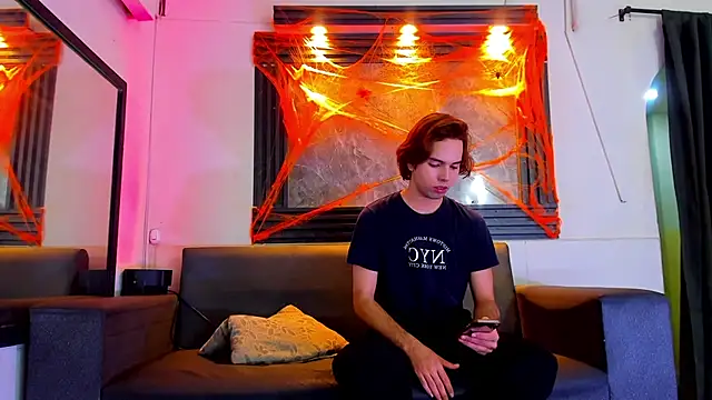 Snapshot of liam_genner_ chatting on 30, 10, 2025 liam genner online show from 30, 10, 2025