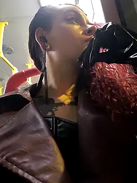 Snapshot of Liilith_goddess_ chatting on 13, 10, 2025 Liilith goddess online show from 13, 10, 2025