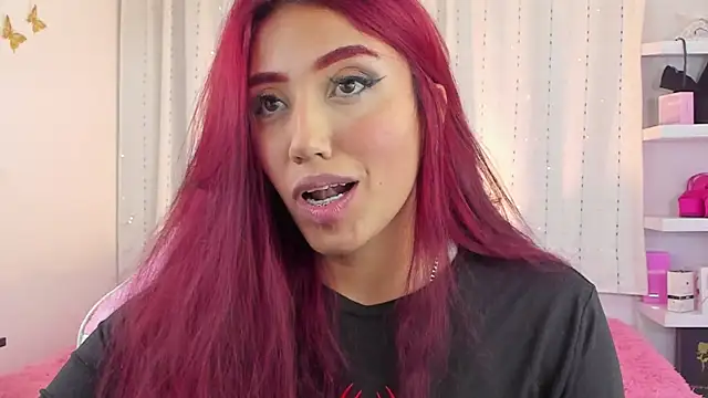 Snapshot of veronicaxx69 chatting on 25, 11, 2025 veronicaxx69 online show from 25, 11, 2025