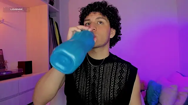 Snapshot of Curlblue chatting on 2, 12, 2025 Curlblue online show from 2, 12, 2025