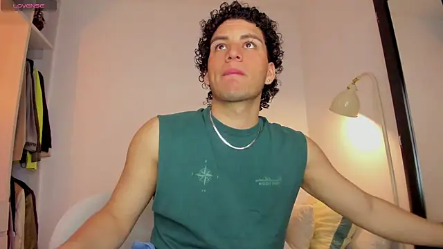 Snapshot of Curlblue chatting on 2, 12, 2025 Curlblue online show from 2, 12, 2025