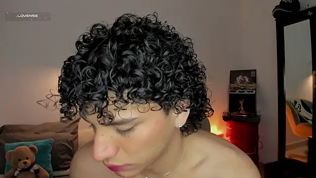 Snapshot of Curlblue chatting on 16, 12, 2025 Curlblue online show from 16, 12, 2025