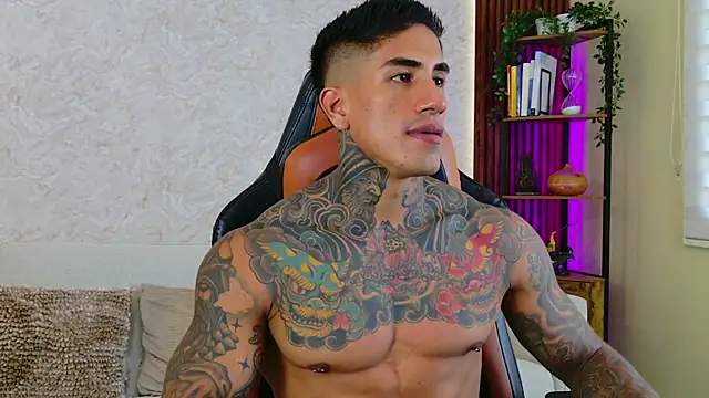 Snapshot of AdanReilly chatting on 22, 10, 2025 AdanReilly online show from 22, 10, 2025