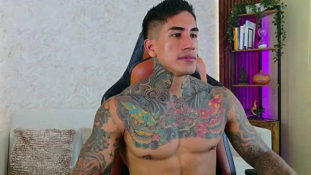 Snapshot of AdanReilly chatting on 25, 10, 2025 AdanReilly online show from 25, 10, 2025