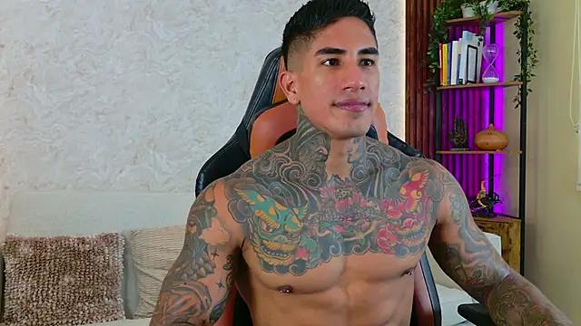 Snapshot of AdanReilly chatting on 12, 11, 2025 AdanReilly online show from 12, 11, 2025