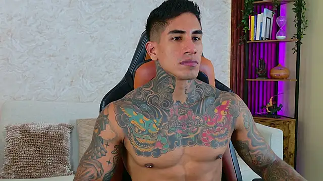 Snapshot of AdanReilly chatting on 15, 11, 2025 AdanReilly online show from 15, 11, 2025