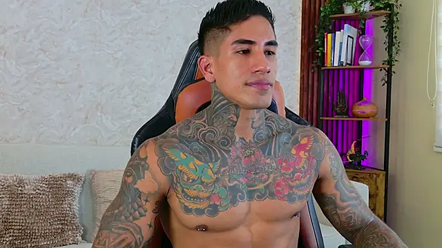 Snapshot of AdanReilly chatting on 19, 11, 2025 AdanReilly online show from 19, 11, 2025