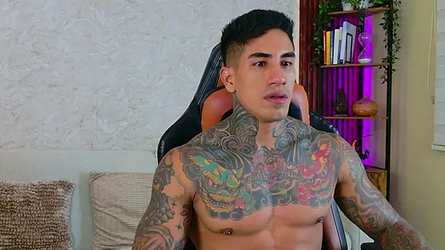 Snapshot of AdanReilly chatting on 20, 11, 2025 AdanReilly online show from 20, 11, 2025