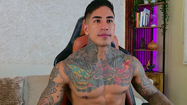 Snapshot of AdanReilly chatting on 21, 11, 2025 AdanReilly online show from 21, 11, 2025