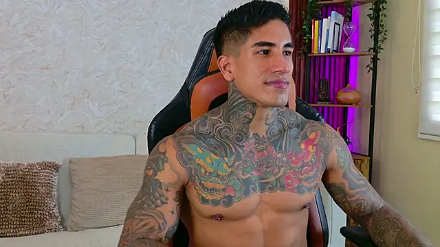 Snapshot of AdanReilly chatting on 24, 11, 2025 AdanReilly online show from 24, 11, 2025