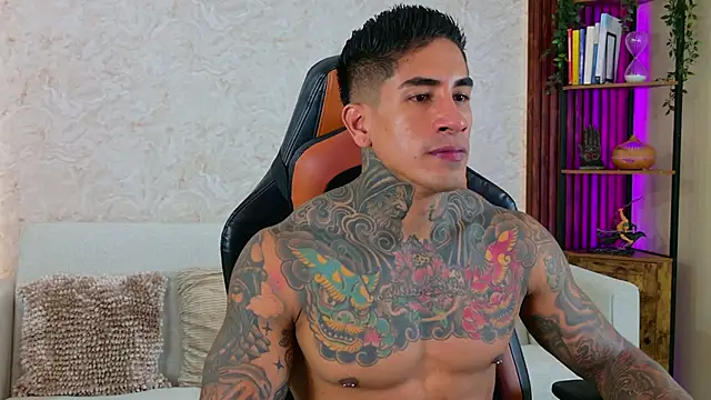 Snapshot of AdanReilly chatting on 1, 12, 2025 AdanReilly online show from 1, 12, 2025