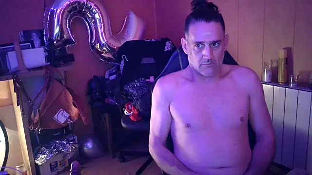 Snapshot of Lia_Y_PatrickX chatting on 12, 12, 2024 Lia Y PatrickX online show from 12, 12, 2024