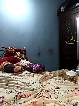 Snapshot of HottyOlly chatting on 1, 11, 2025 HottyOlly online show from 1, 11, 2025