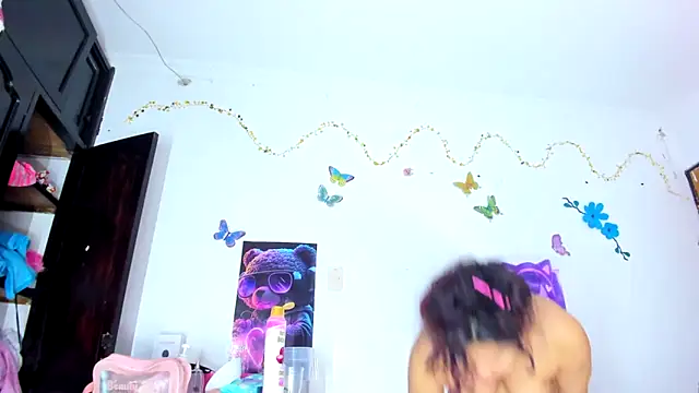 Emily Coper18 online show from 17, 2, 2025