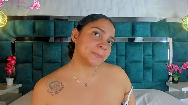 Snapshot of Abril_Gomez06 chatting on 4, 5, 2026 Abril Gomez06 online show from 4, 5, 2026