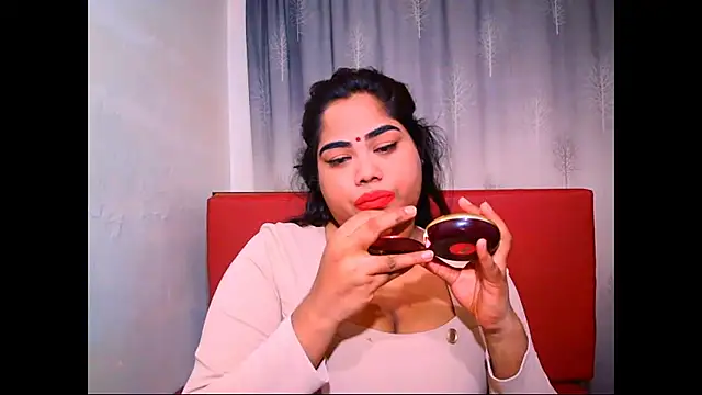 Snapshot of Indian_Lola00 chatting on 26, 10, 2025 Indian Lola00 online show from 26, 10, 2025