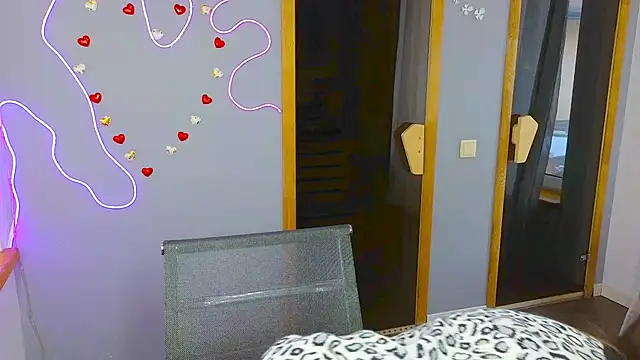 EmmyGreans online show from 25, 2, 2025