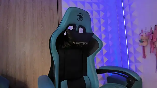 Snapshot of Jendralevis chatting on 4, 11, 2025 Jendralevis online show from 4, 11, 2025