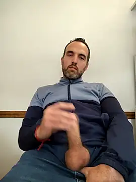 Snapshot of leon3875 chatting on 27, 10, 2025 leon3875 online show from 27, 10, 2025