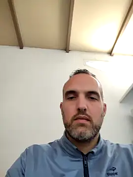 Snapshot of leon3875 chatting on 17, 11, 2025 leon3875 online show from 17, 11, 2025